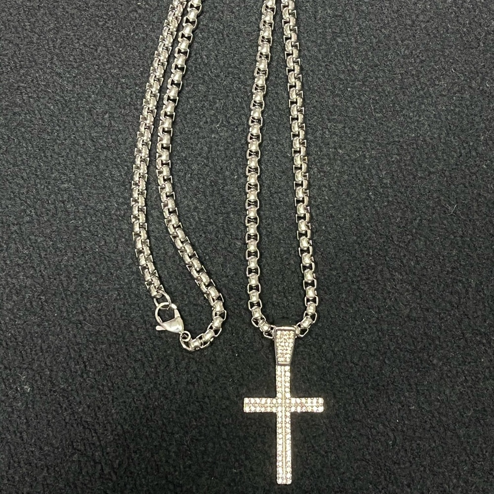 NEW Sparkling stainless steel Silver Cross Necklace